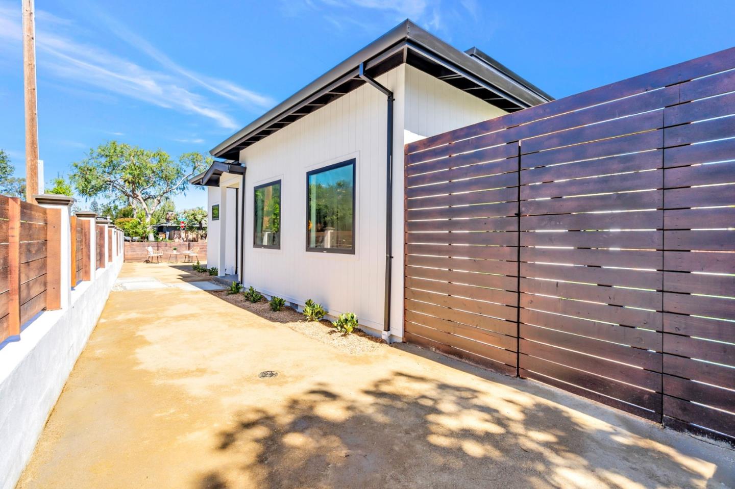 Detail Gallery Image 89 of 125 For 1879 Hull Ave, Redwood City,  CA 94061 - 6 Beds | 6/1 Baths