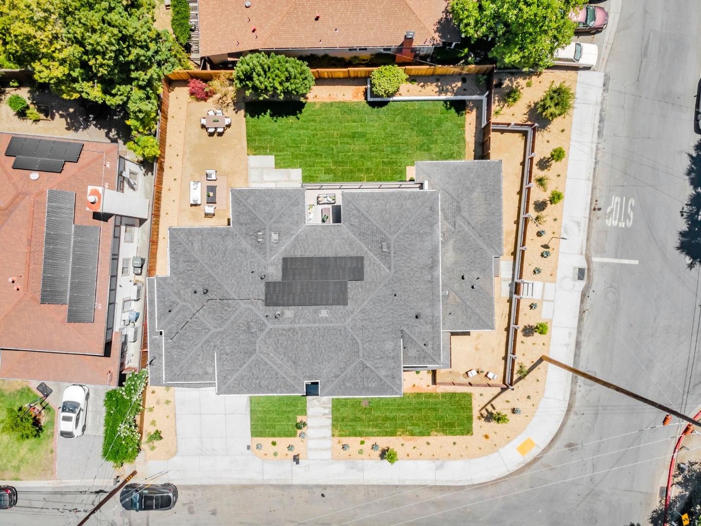 Detail Gallery Image 95 of 125 For 1879 Hull Ave, Redwood City,  CA 94061 - 6 Beds | 6/1 Baths