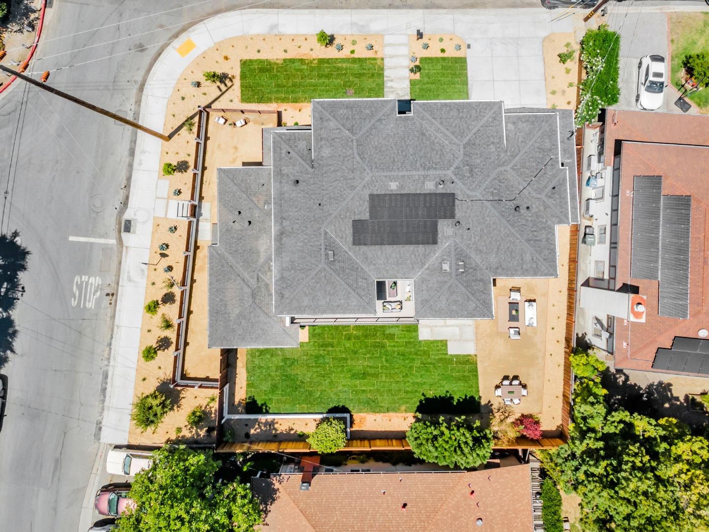 Detail Gallery Image 97 of 125 For 1879 Hull Ave, Redwood City,  CA 94061 - 6 Beds | 6/1 Baths