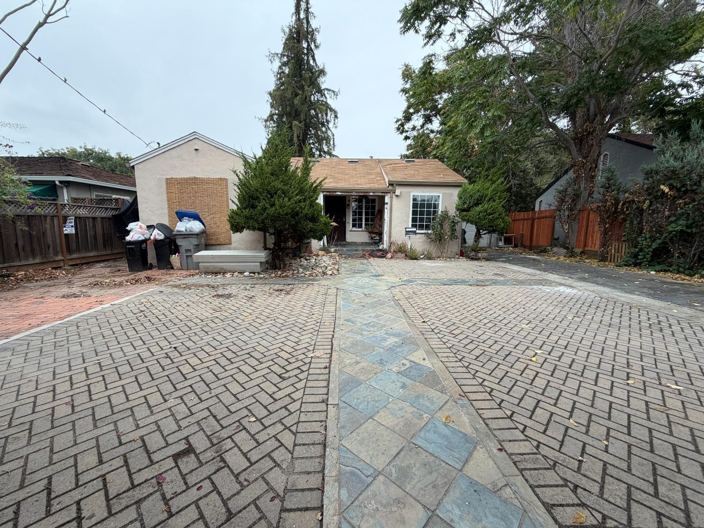 Detail Gallery Image 2 of 11 For 1567 Hamilton Ave, San Jose,  CA 95125 - 4 Beds | 2 Baths