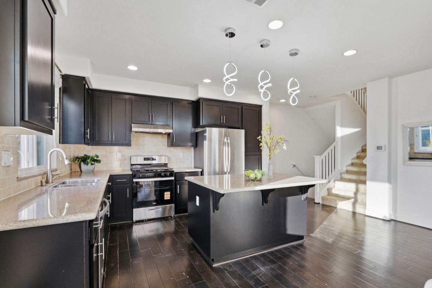 Detail Gallery Image 6 of 32 For 192 Currlin Cir, Milpitas,  CA 95035 - 3 Beds | 3 Baths