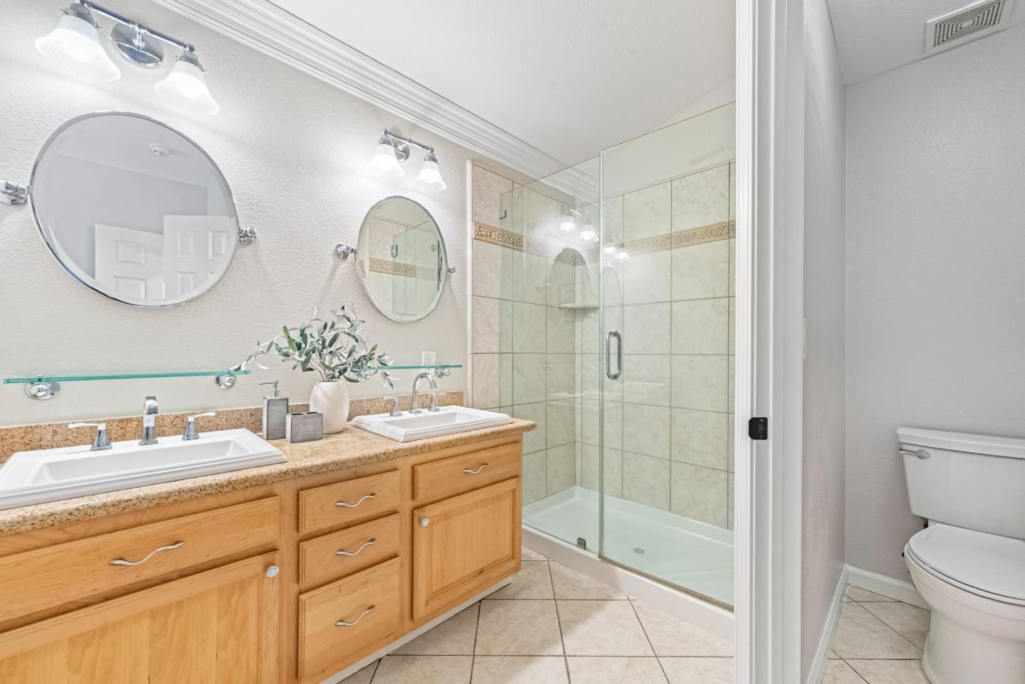 Detail Gallery Image 10 of 32 For 6165 Lavendula Way, San Jose,  CA 95119 - 3 Beds | 3 Baths