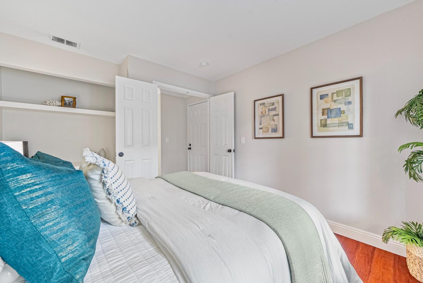 Detail Gallery Image 15 of 32 For 6165 Lavendula Way, San Jose,  CA 95119 - 3 Beds | 3 Baths