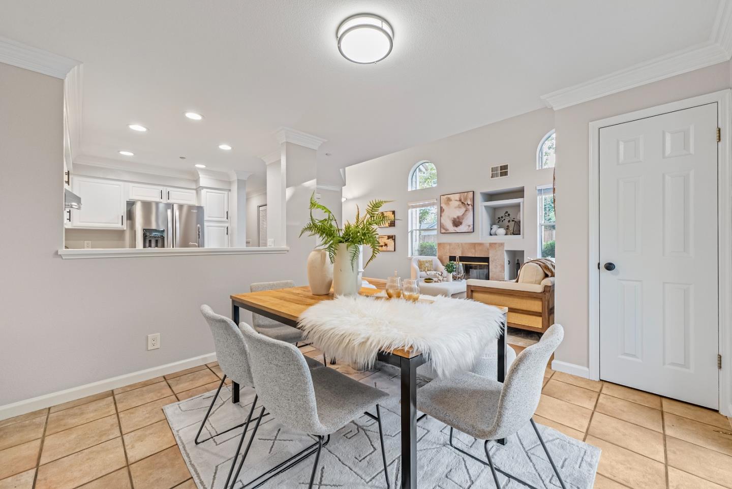 Detail Gallery Image 4 of 32 For 6165 Lavendula Way, San Jose,  CA 95119 - 3 Beds | 3 Baths