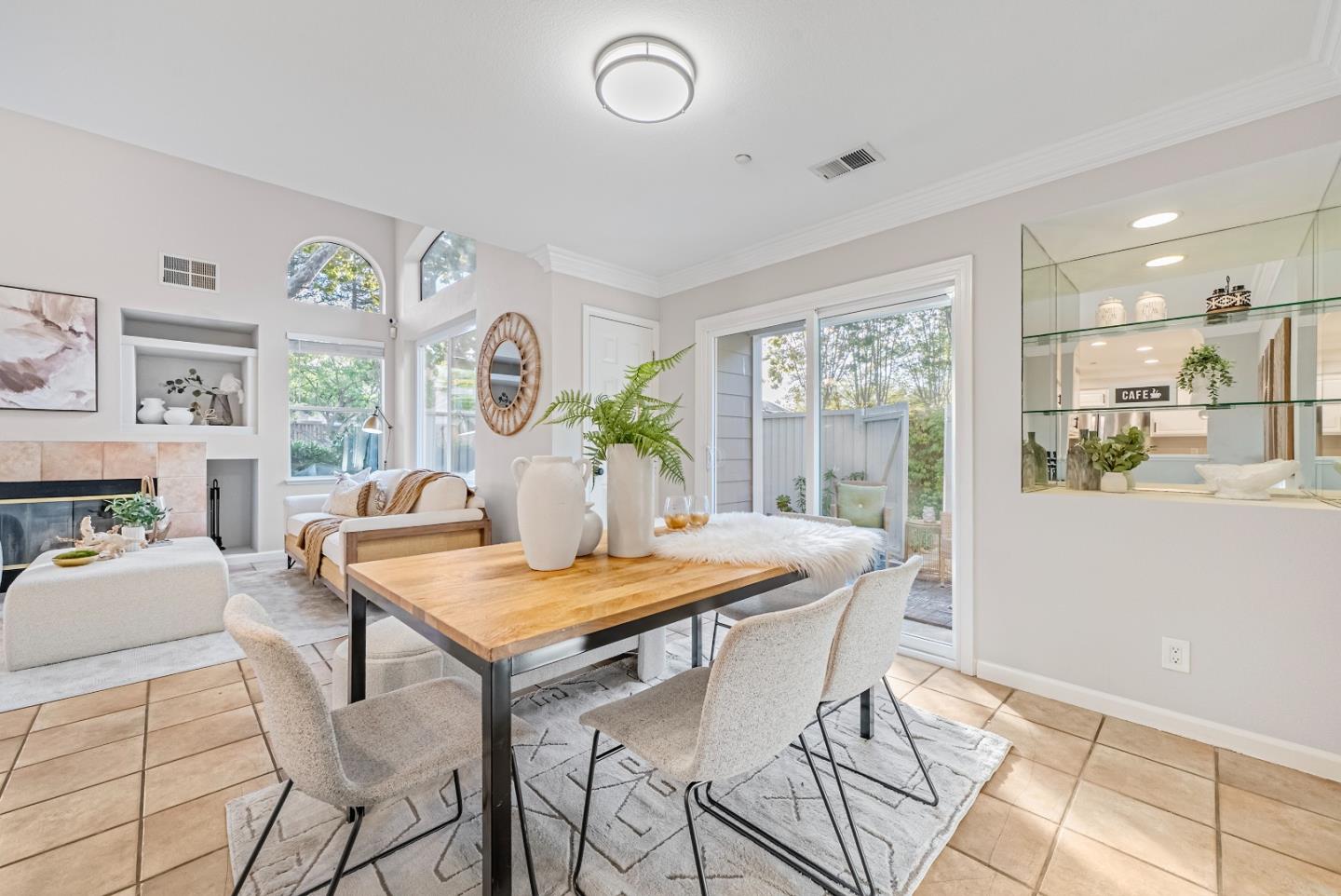 Detail Gallery Image 5 of 32 For 6165 Lavendula Way, San Jose,  CA 95119 - 3 Beds | 3 Baths