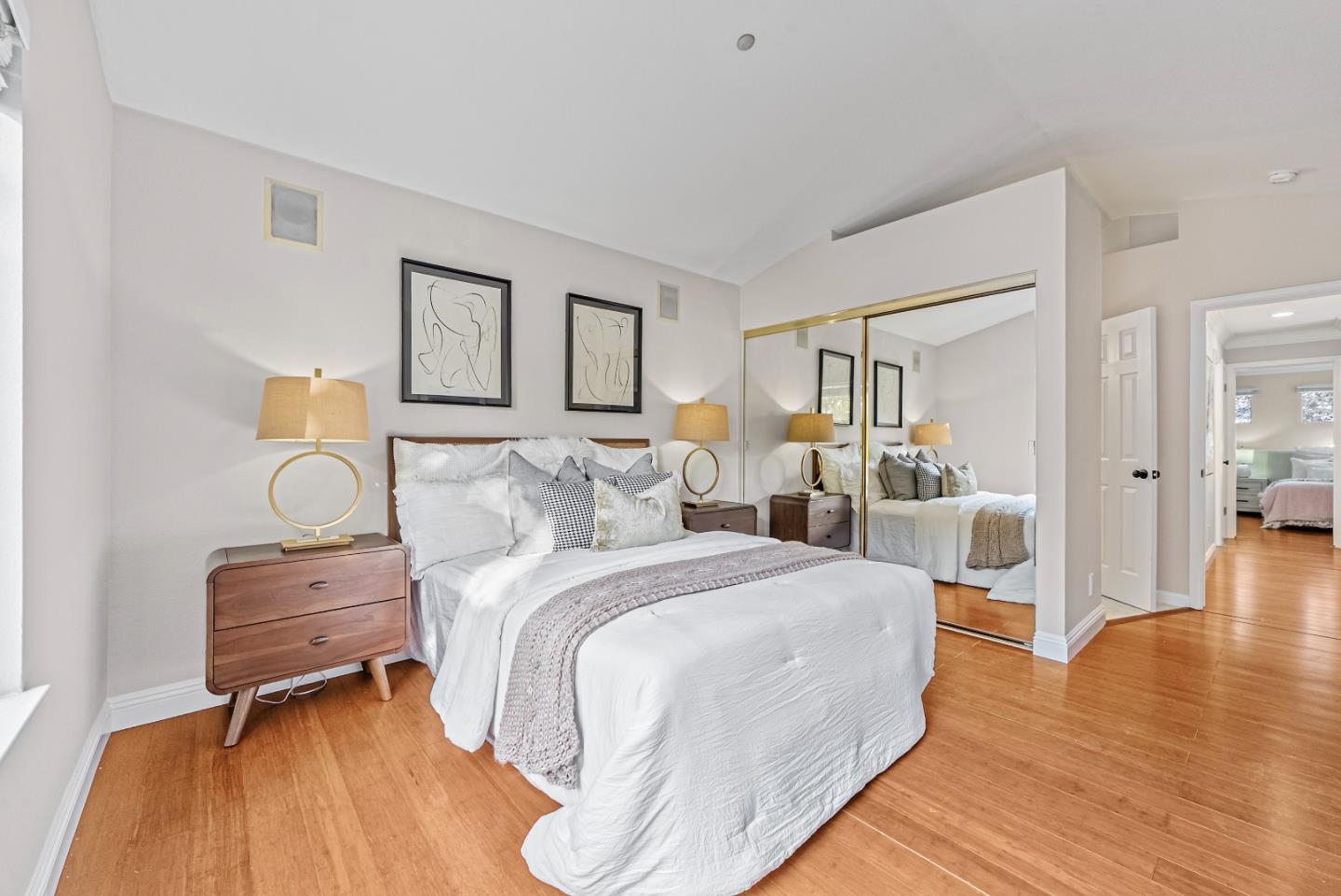 Detail Gallery Image 8 of 32 For 6165 Lavendula Way, San Jose,  CA 95119 - 3 Beds | 3 Baths