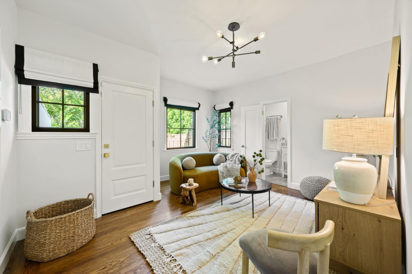 Detail Gallery Image 14 of 60 For 670 Edgewood Rd, San Mateo,  CA 94402 - 5 Beds | 4 Baths