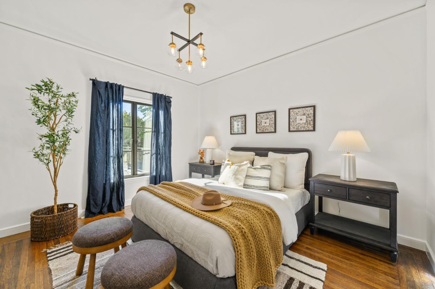 Detail Gallery Image 16 of 60 For 670 Edgewood Rd, San Mateo,  CA 94402 - 5 Beds | 4 Baths