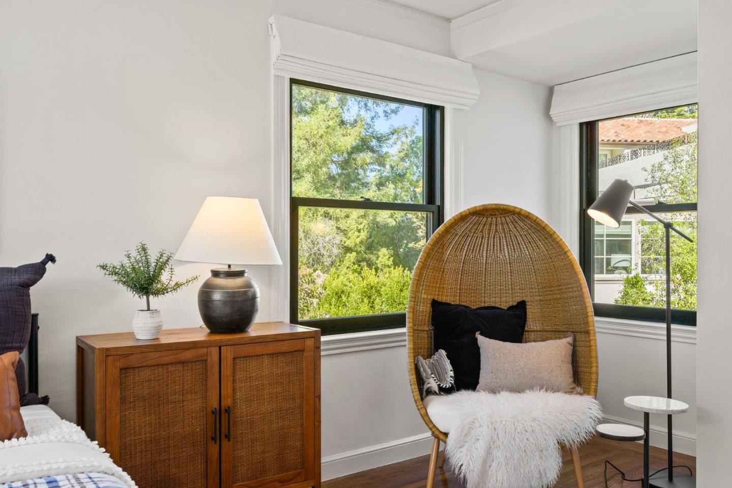 Detail Gallery Image 23 of 60 For 670 Edgewood Rd, San Mateo,  CA 94402 - 5 Beds | 4 Baths