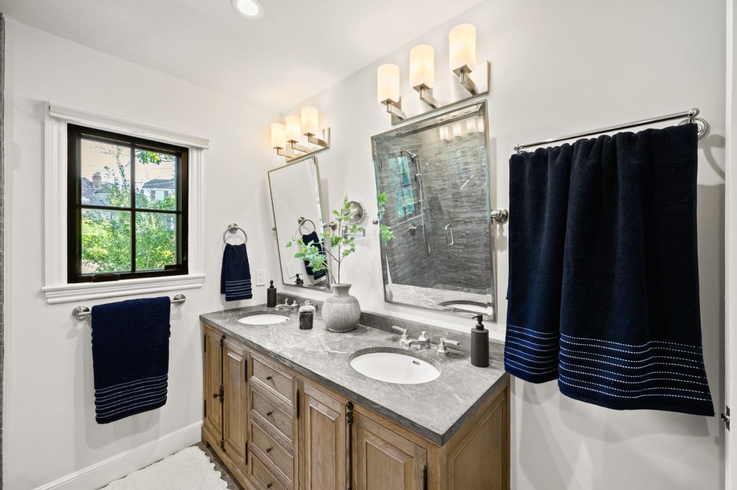 Detail Gallery Image 33 of 60 For 670 Edgewood Rd, San Mateo,  CA 94402 - 5 Beds | 4 Baths