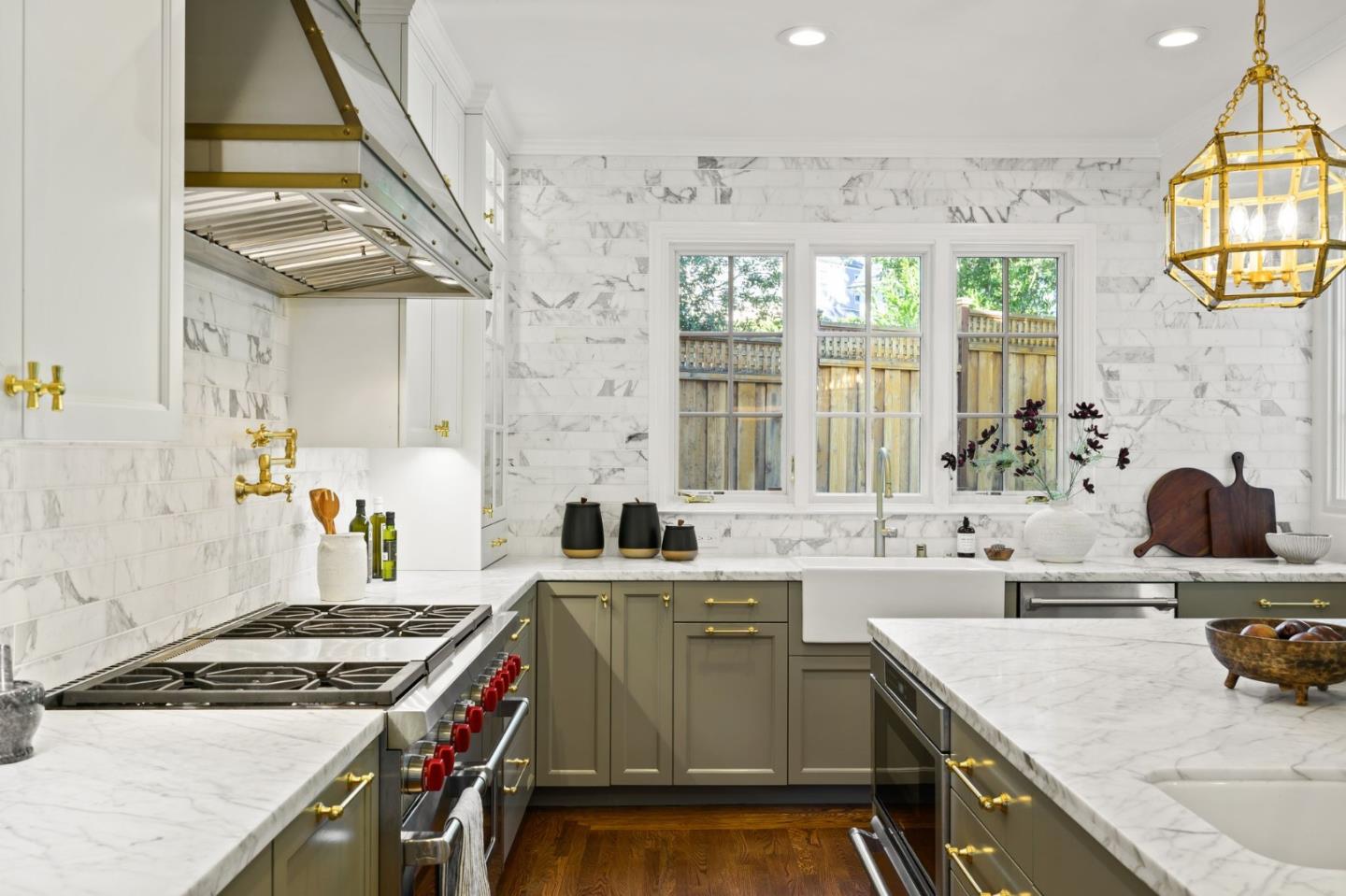 Detail Gallery Image 9 of 60 For 670 Edgewood Rd, San Mateo,  CA 94402 - 5 Beds | 4 Baths