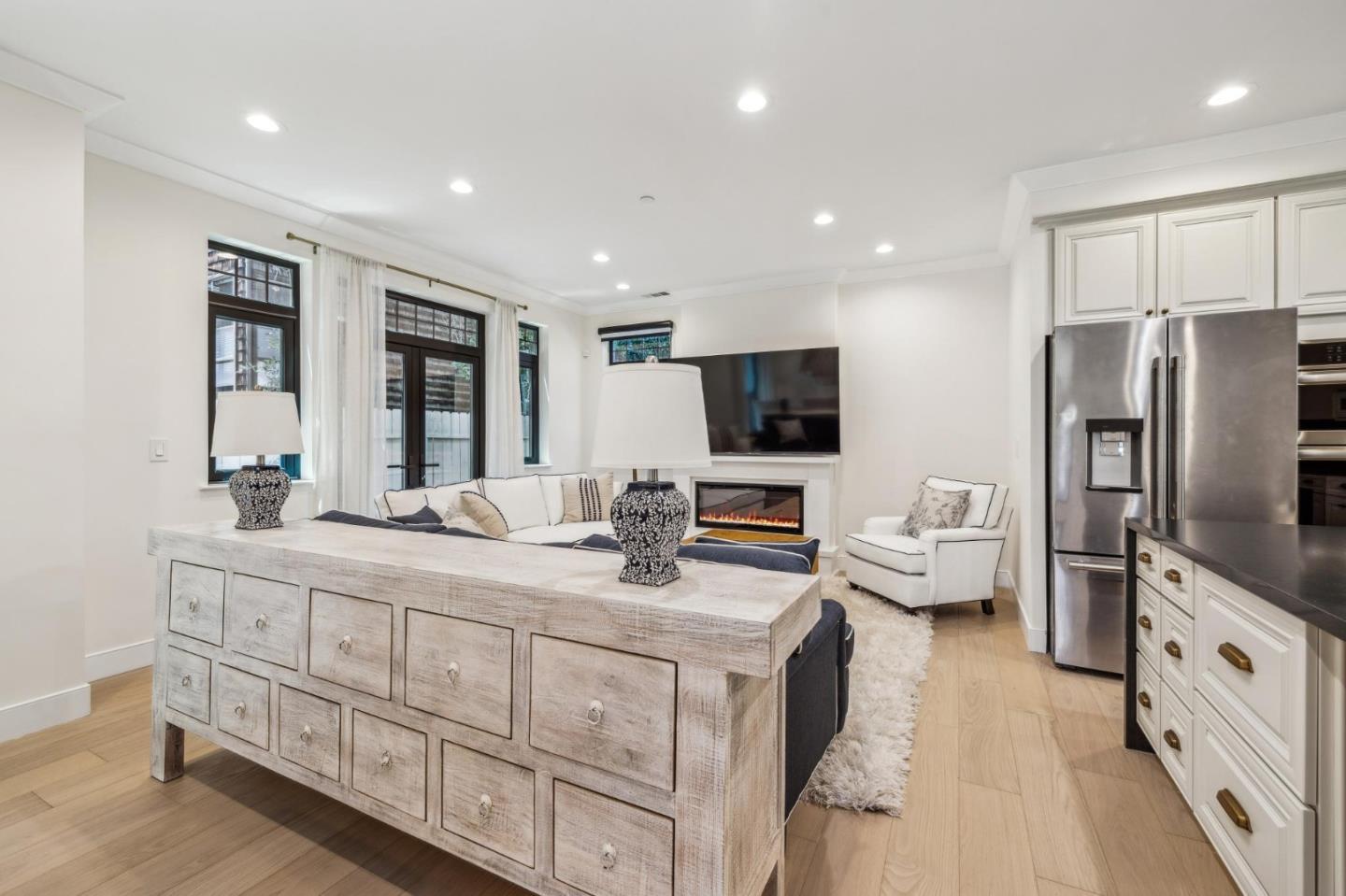 Detail Gallery Image 14 of 61 For 546 Oxford Ave, Palo Alto,  CA 94306 - 3 Beds | 2/1 Baths