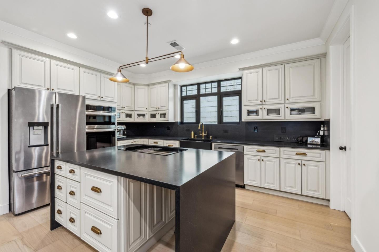 Detail Gallery Image 18 of 61 For 546 Oxford Ave, Palo Alto,  CA 94306 - 3 Beds | 2/1 Baths