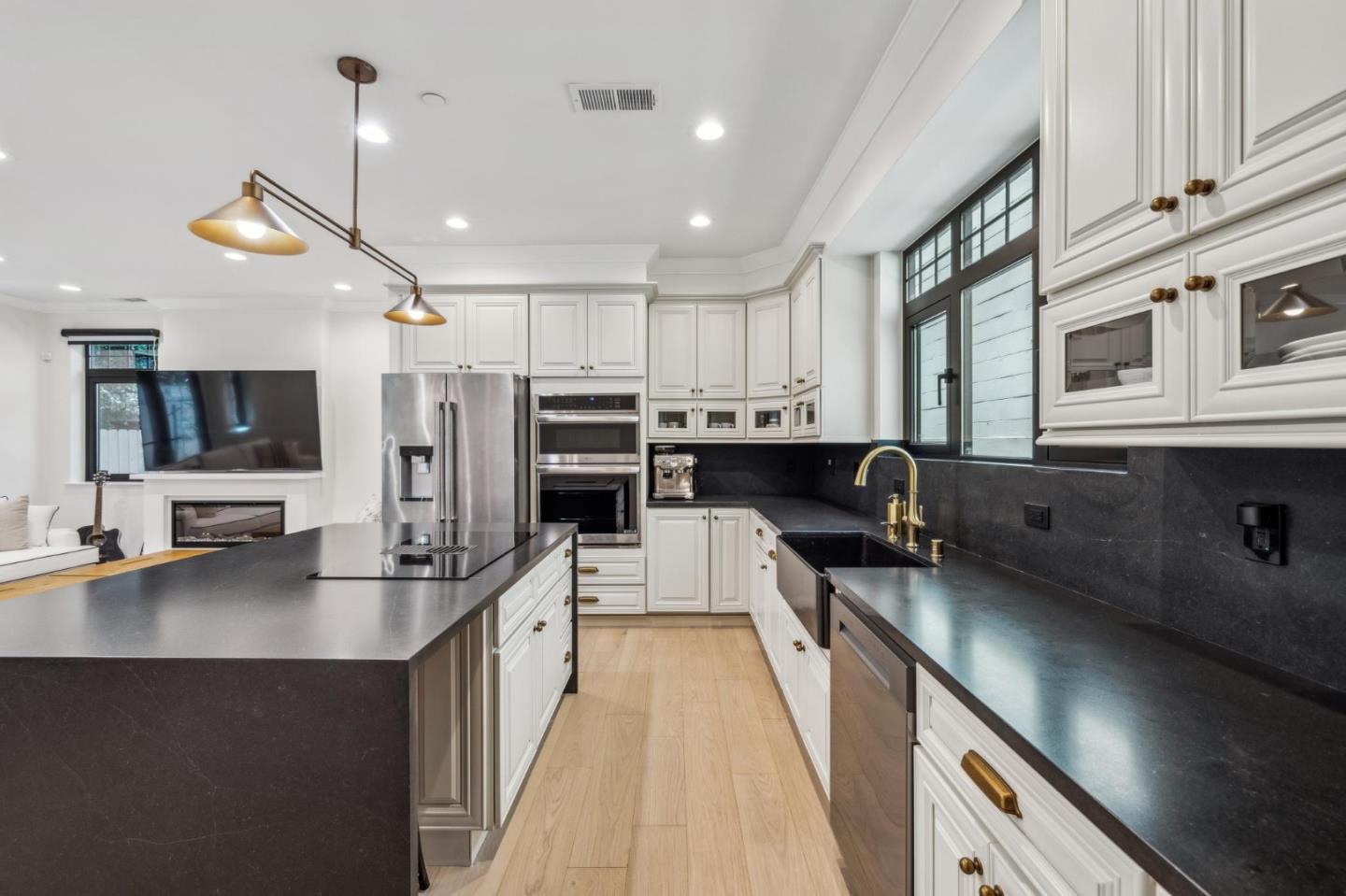 Detail Gallery Image 19 of 61 For 546 Oxford Ave, Palo Alto,  CA 94306 - 3 Beds | 2/1 Baths