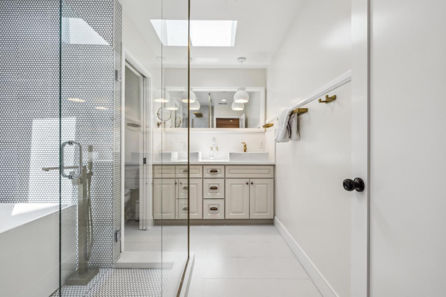 Detail Gallery Image 27 of 61 For 546 Oxford Ave, Palo Alto,  CA 94306 - 3 Beds | 2/1 Baths