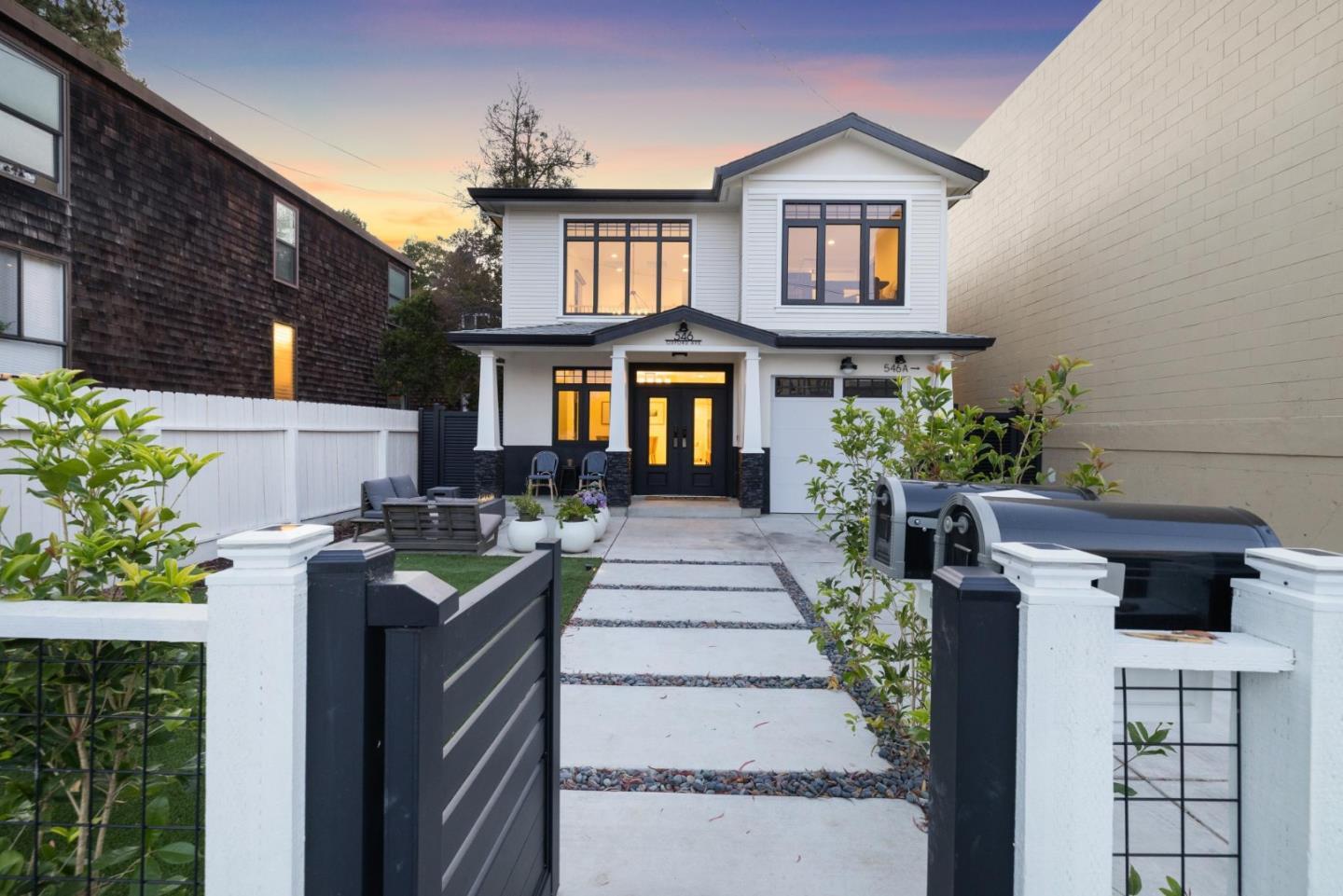 Detail Gallery Image 3 of 61 For 546 Oxford Ave, Palo Alto,  CA 94306 - 3 Beds | 2/1 Baths