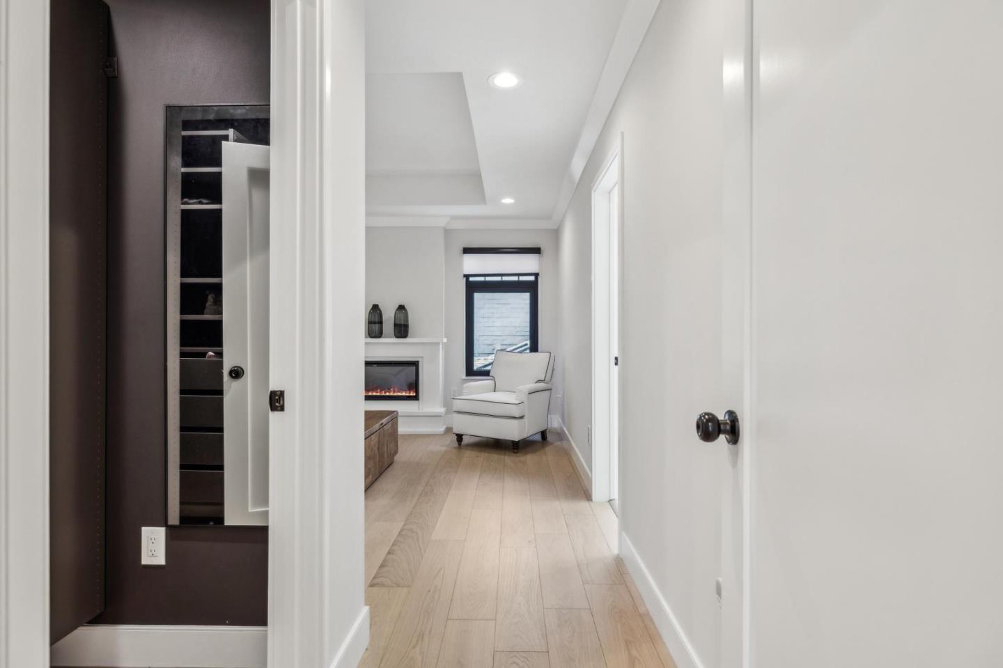 Detail Gallery Image 30 of 61 For 546 Oxford Ave, Palo Alto,  CA 94306 - 3 Beds | 2/1 Baths