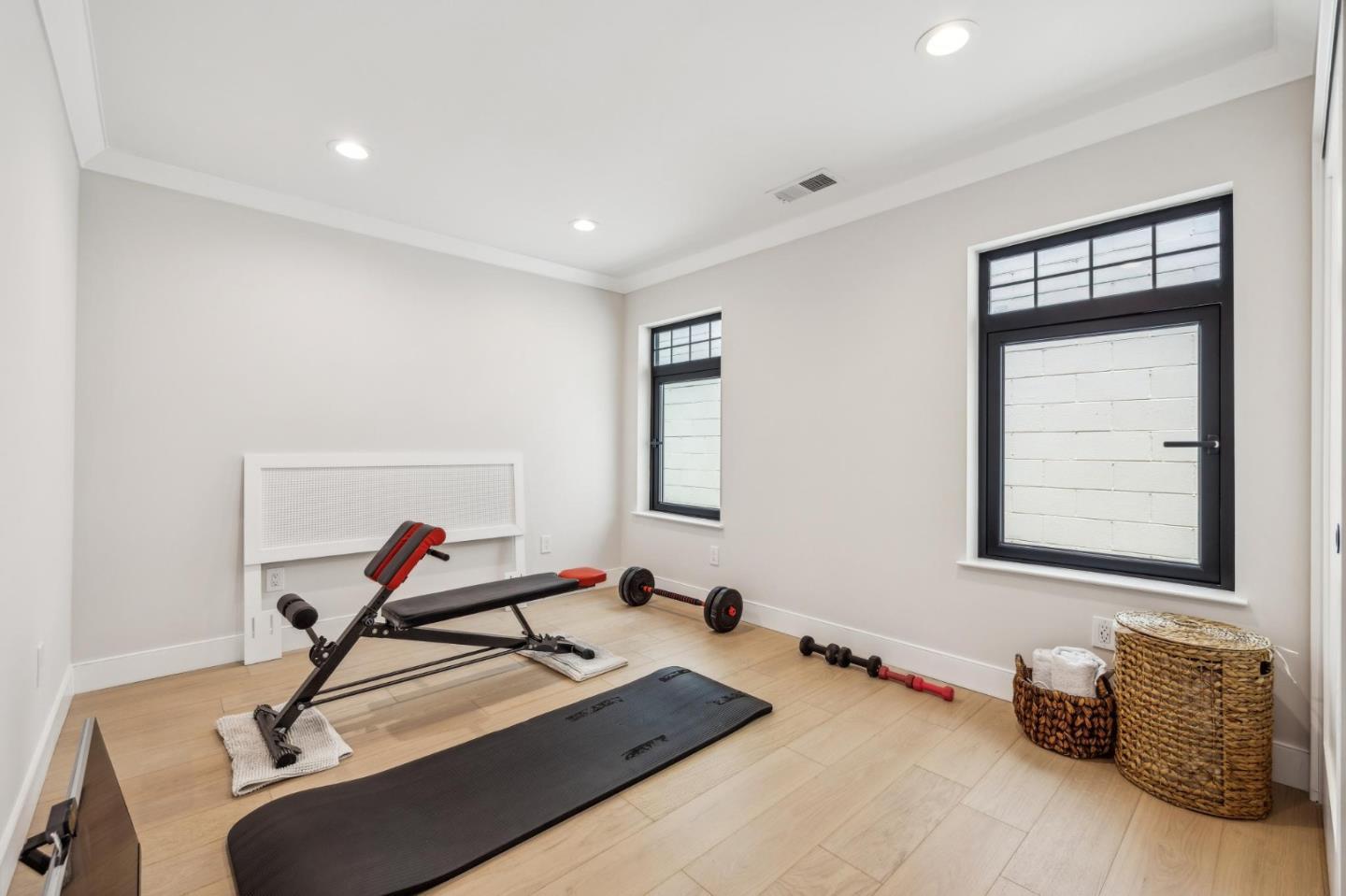 Detail Gallery Image 38 of 61 For 546 Oxford Ave, Palo Alto,  CA 94306 - 3 Beds | 2/1 Baths