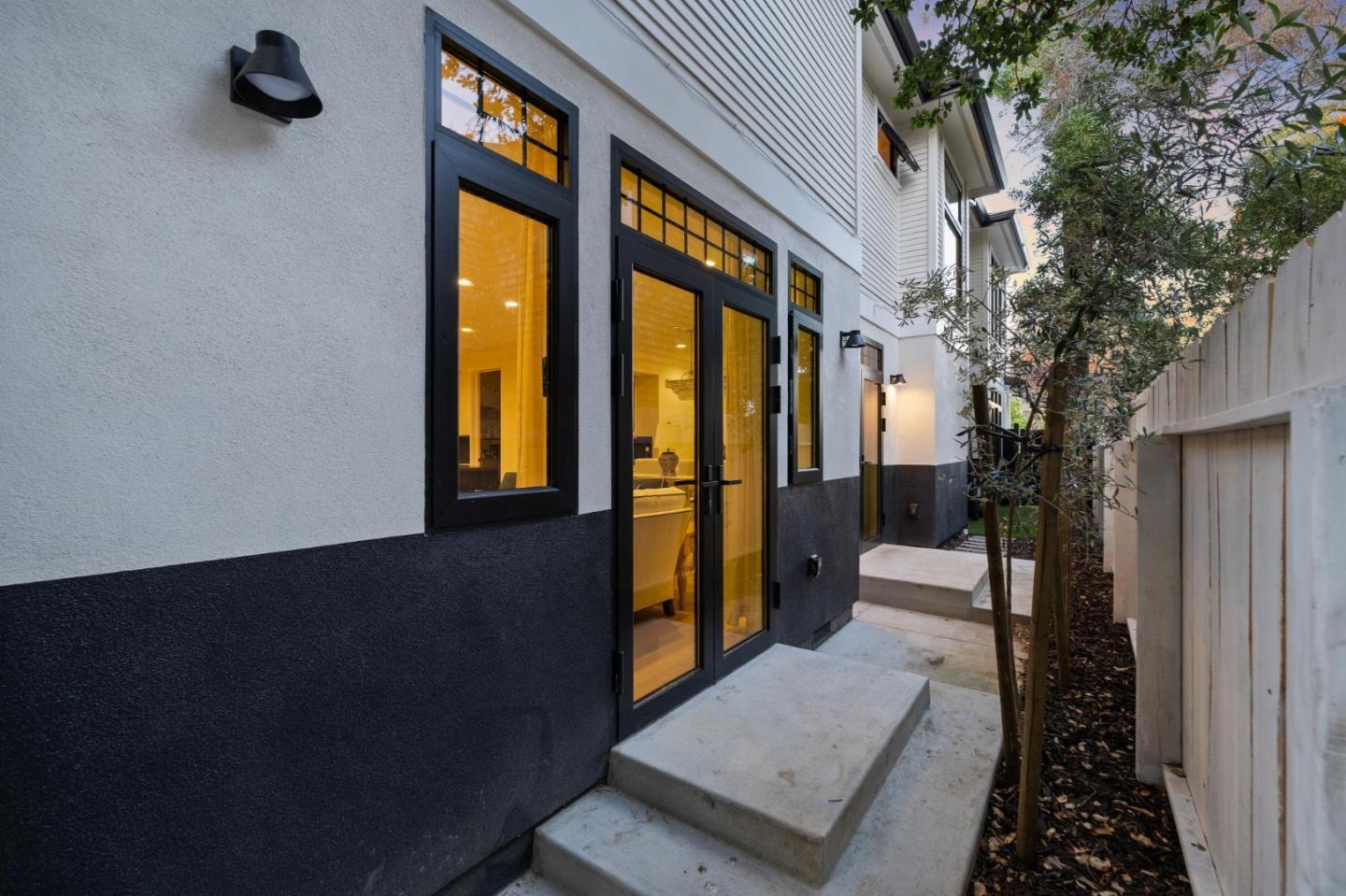 Detail Gallery Image 39 of 61 For 546 Oxford Ave, Palo Alto,  CA 94306 - 3 Beds | 2/1 Baths