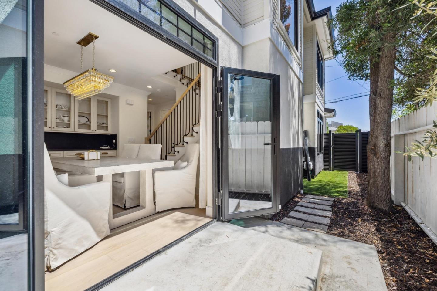 Detail Gallery Image 42 of 61 For 546 Oxford Ave, Palo Alto,  CA 94306 - 3 Beds | 2/1 Baths