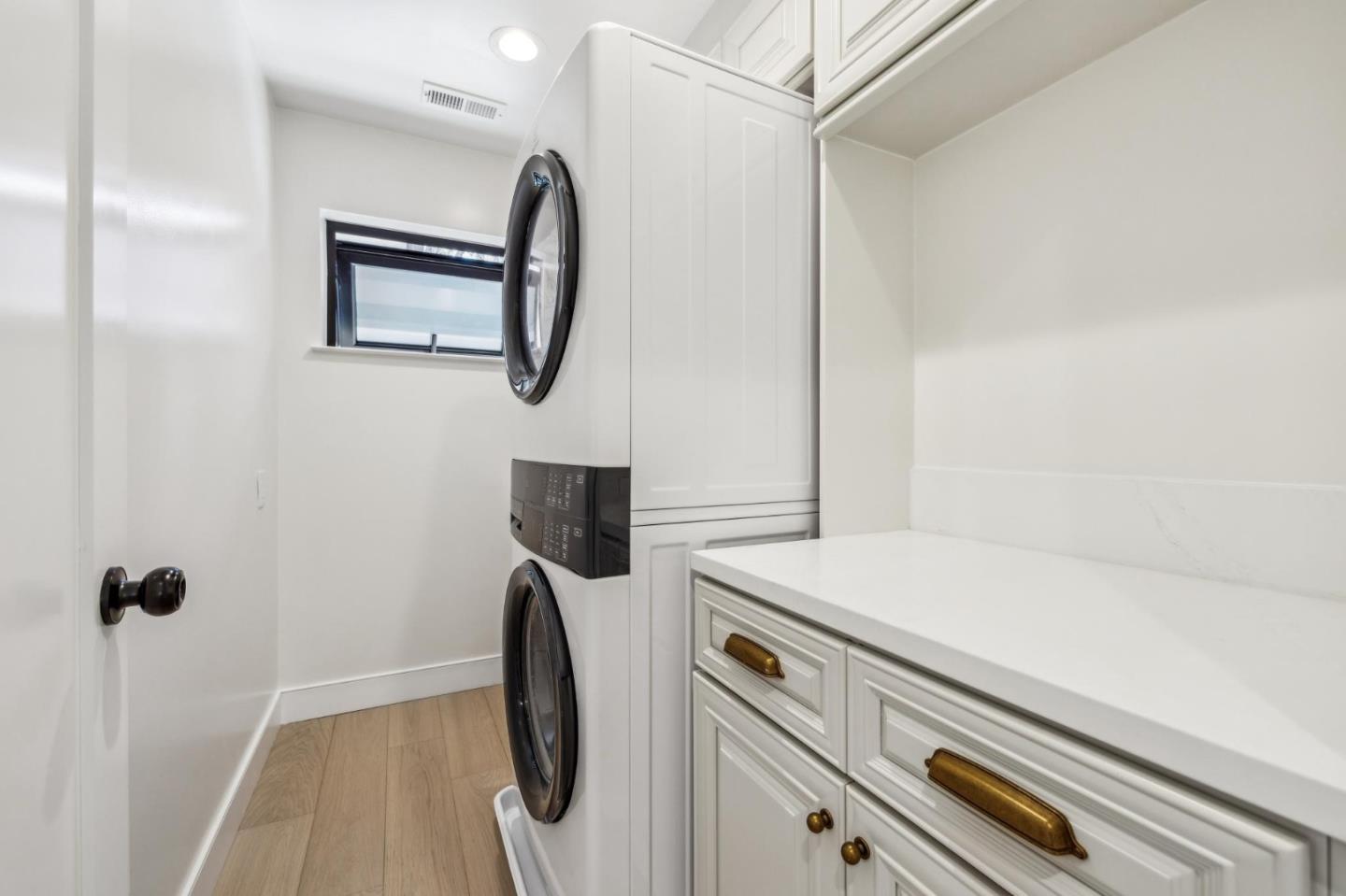 Detail Gallery Image 45 of 61 For 546 Oxford Ave, Palo Alto,  CA 94306 - 3 Beds | 2/1 Baths