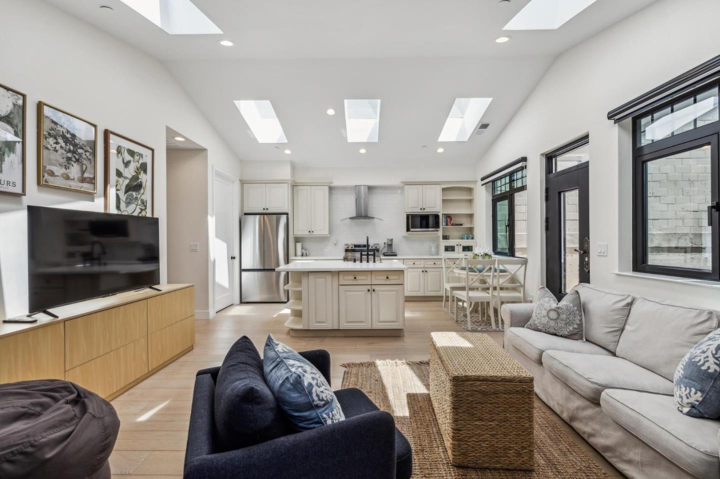 Detail Gallery Image 50 of 61 For 546 Oxford Ave, Palo Alto,  CA 94306 - 3 Beds | 2/1 Baths