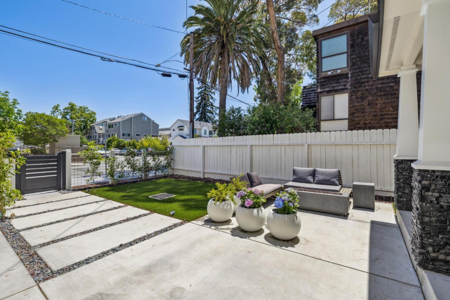 Detail Gallery Image 6 of 61 For 546 Oxford Ave, Palo Alto,  CA 94306 - 3 Beds | 2/1 Baths