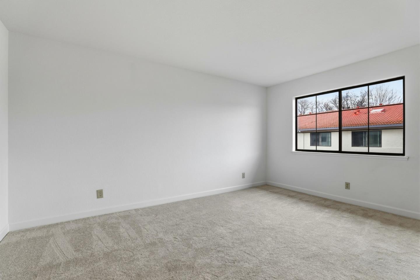 Detail Gallery Image 10 of 32 For 403 Kenbrook Cir, San Jose,  CA 95111 - 3 Beds | 2 Baths