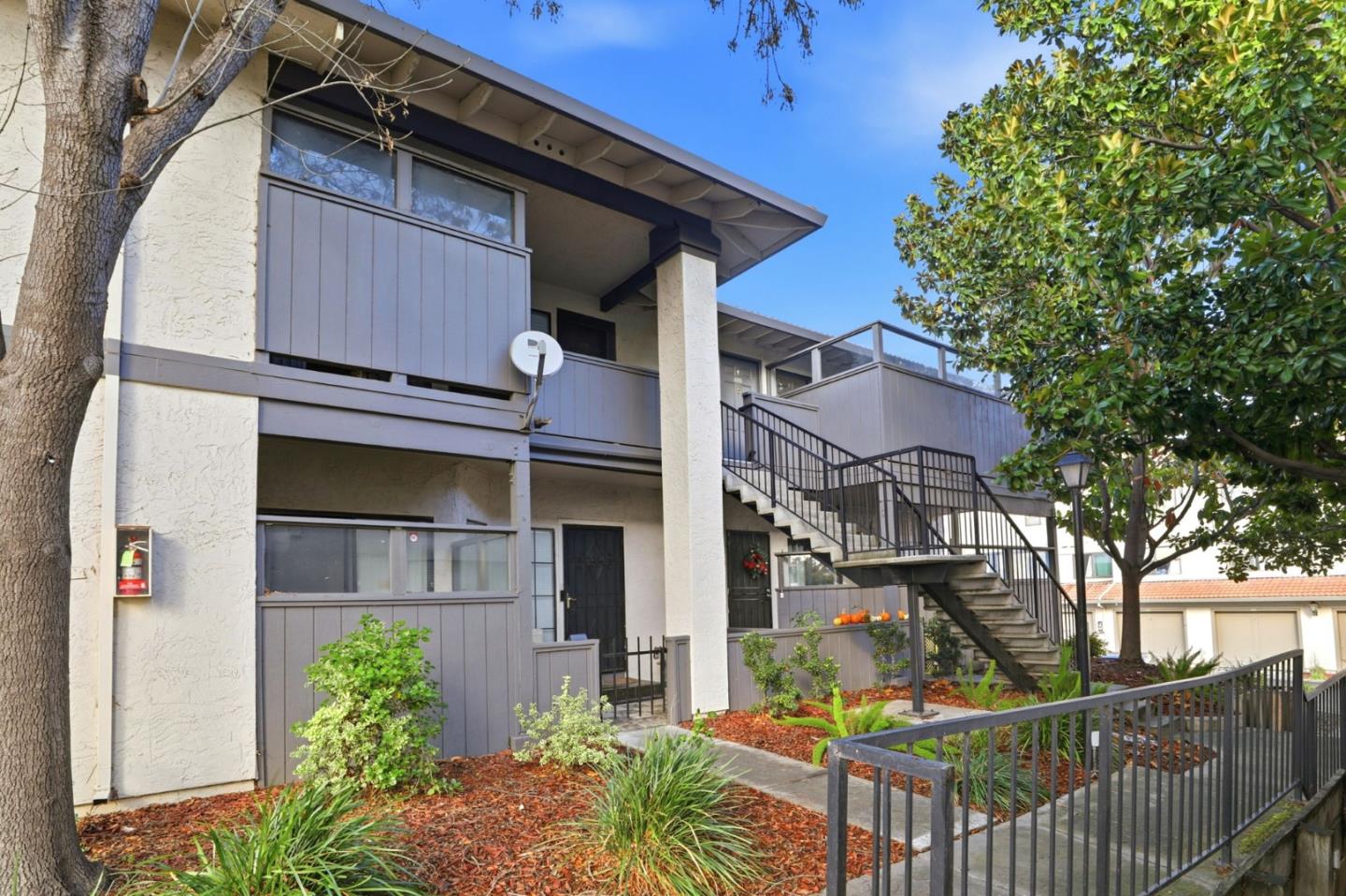 Detail Gallery Image 21 of 32 For 403 Kenbrook Cir, San Jose,  CA 95111 - 3 Beds | 2 Baths