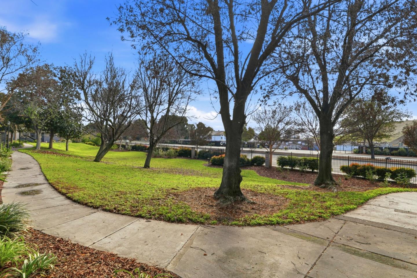 Detail Gallery Image 27 of 32 For 403 Kenbrook Cir, San Jose,  CA 95111 - 3 Beds | 2 Baths