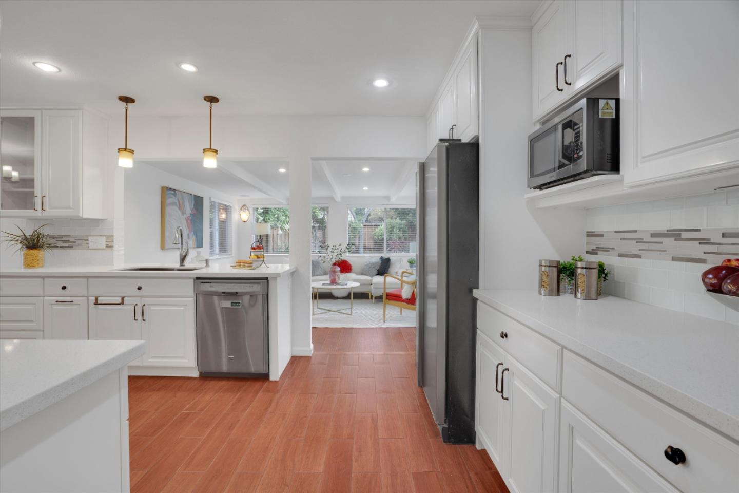 Detail Gallery Image 4 of 41 For 3305 San Carlos Way, Union City,  CA 94587 - 5 Beds | 2/1 Baths