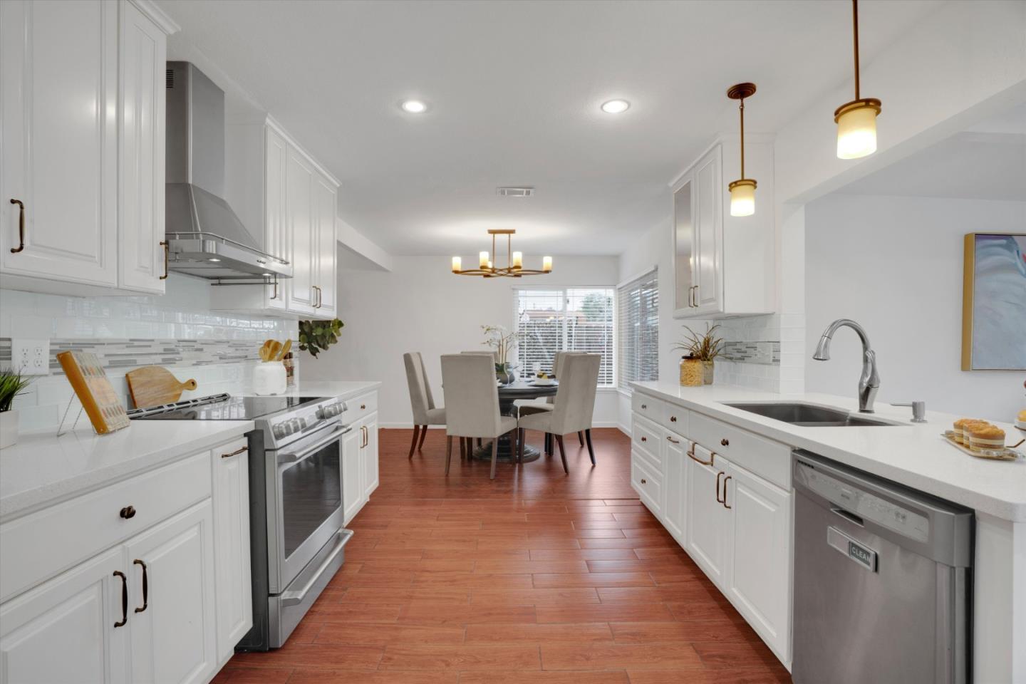 Detail Gallery Image 8 of 41 For 3305 San Carlos Way, Union City,  CA 94587 - 5 Beds | 2/1 Baths