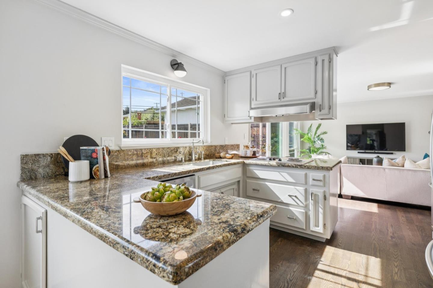 Detail Gallery Image 24 of 59 For 705 Melissa Ct, San Mateo,  CA 94402 - 4 Beds | 2/1 Baths