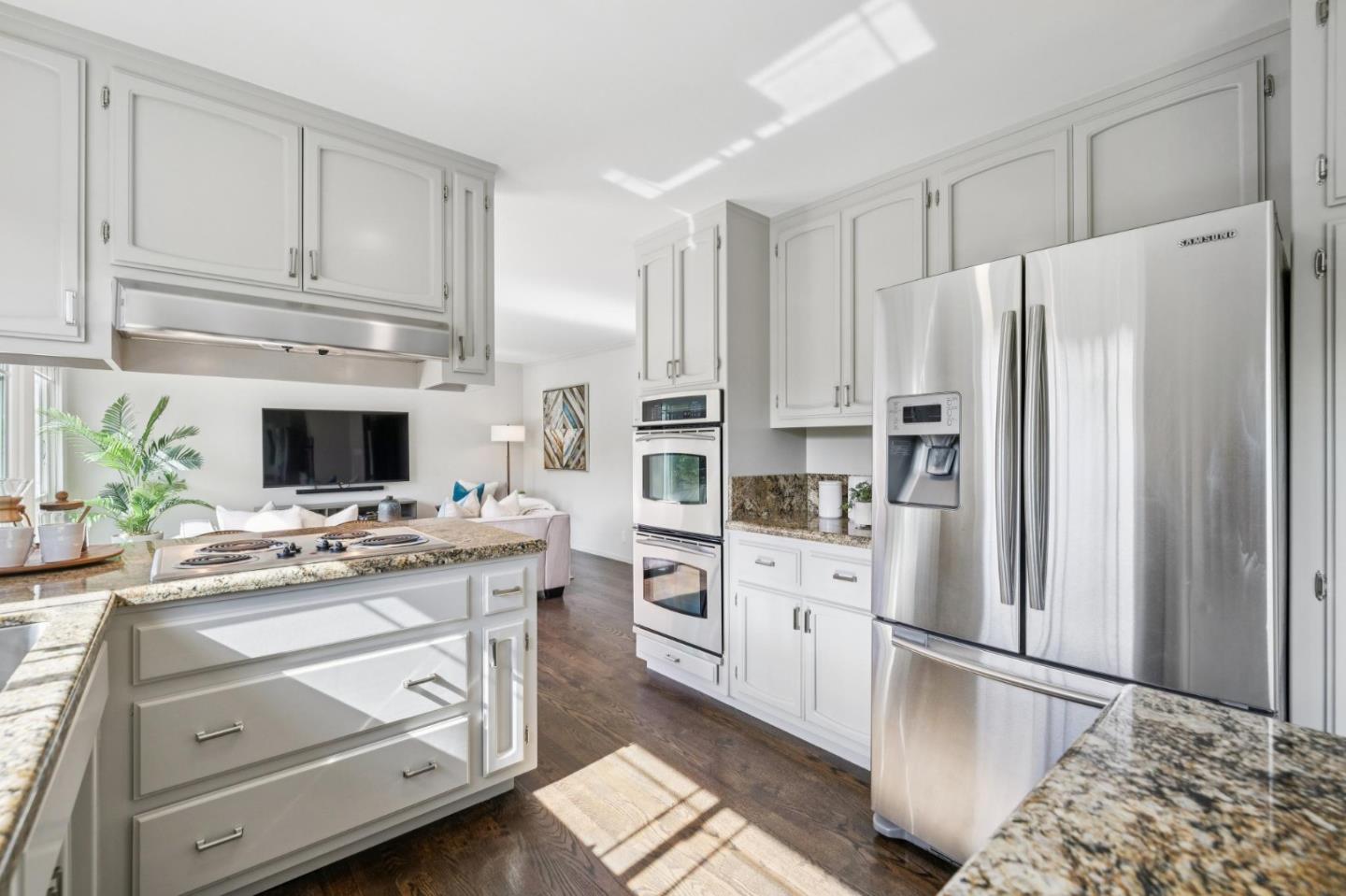 Detail Gallery Image 25 of 59 For 705 Melissa Ct, San Mateo,  CA 94402 - 4 Beds | 2/1 Baths