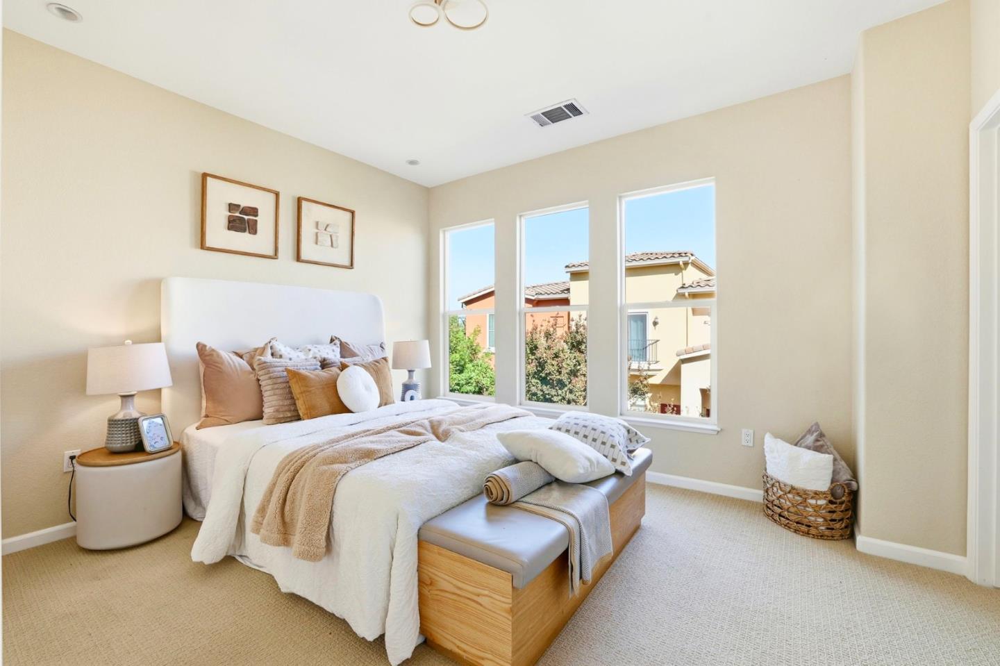 Detail Gallery Image 12 of 31 For 89 Esfahan Dr, San Jose,  CA 95111 - 3 Beds | 2/1 Baths