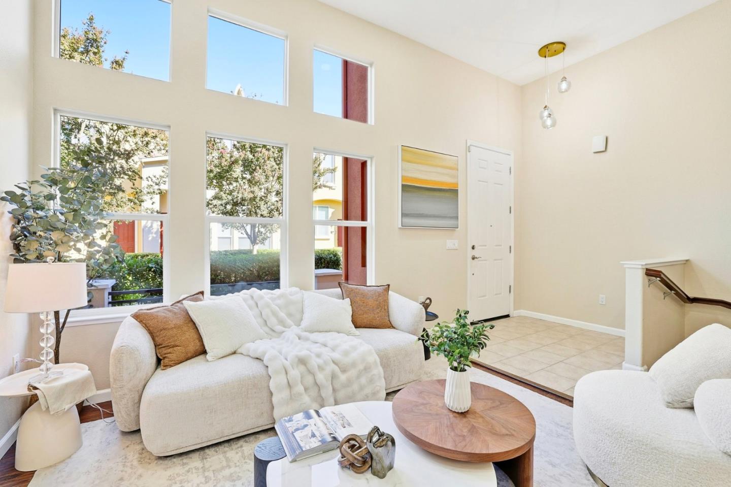 Detail Gallery Image 3 of 31 For 89 Esfahan Dr, San Jose,  CA 95111 - 3 Beds | 2/1 Baths