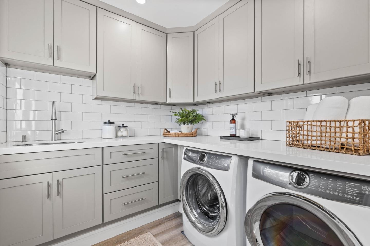 Detail Gallery Image 26 of 33 For 1144 Mckinley St, Redwood City,  CA 94061 - 4 Beds | 3/1 Baths