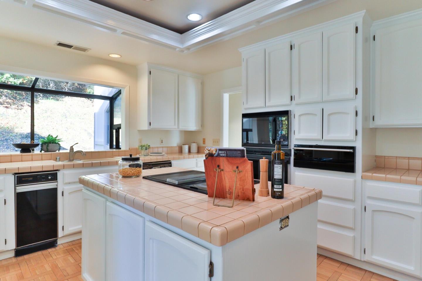 Detail Gallery Image 15 of 100 For 16669 Walter Breton Dr, Morgan Hill,  CA 95037 - 4 Beds | 3 Baths