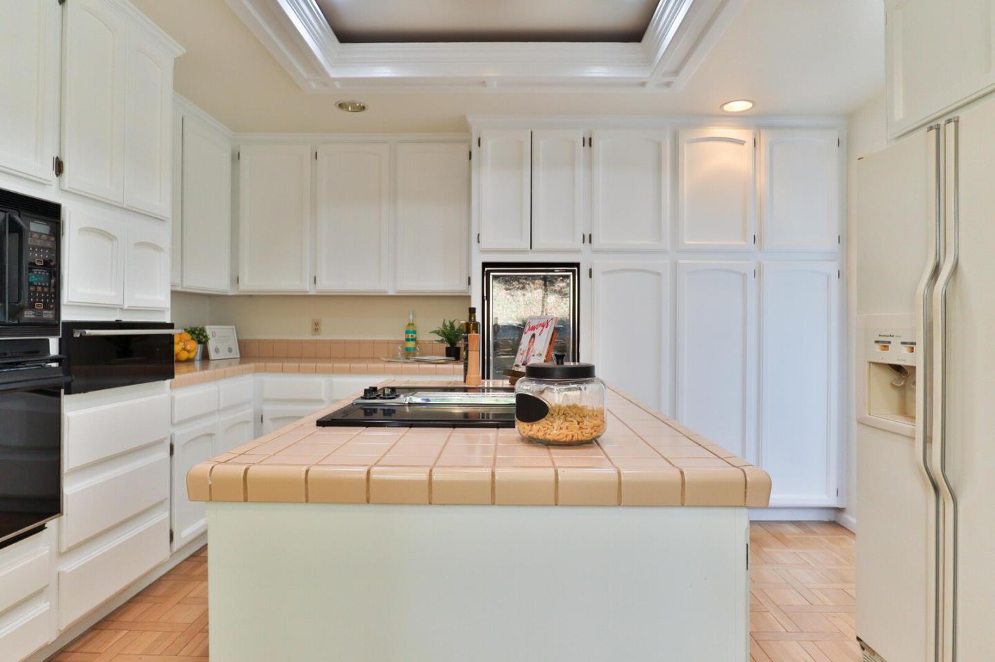 Detail Gallery Image 17 of 100 For 16669 Walter Breton Dr, Morgan Hill,  CA 95037 - 4 Beds | 3 Baths