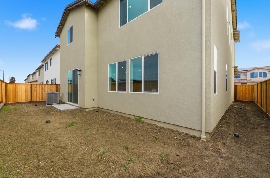 Detail Gallery Image 22 of 26 For 130 Dogwood Ct, Hollister,  CA 95023 - 4 Beds | 3 Baths