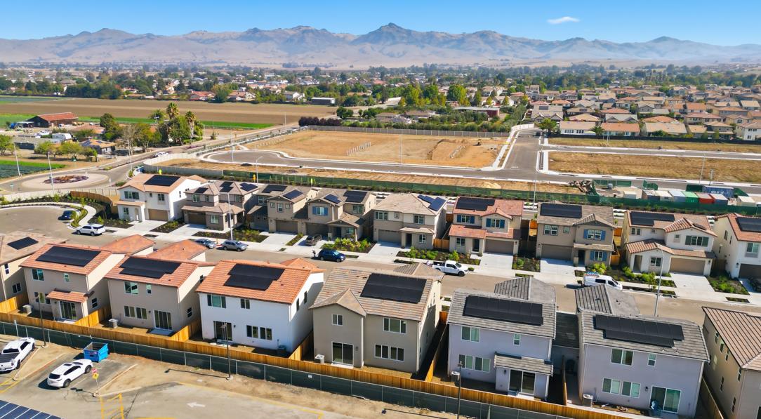 Detail Gallery Image 24 of 26 For 130 Dogwood Ct, Hollister,  CA 95023 - 4 Beds | 3 Baths