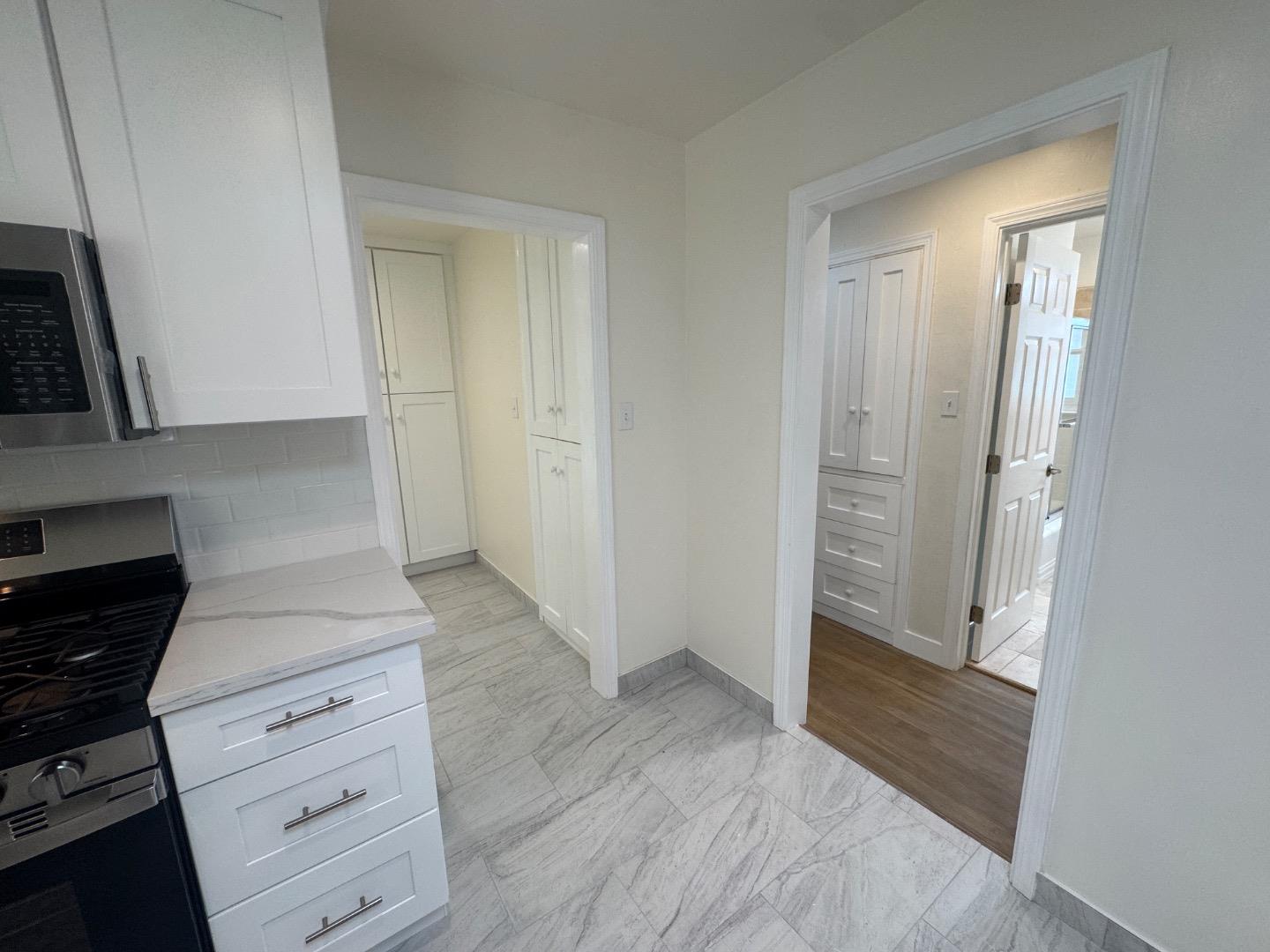 Detail Gallery Image 15 of 34 For 429 Larkin St a,  Monterey,  CA 93940 - 3 Beds | 1/1 Baths