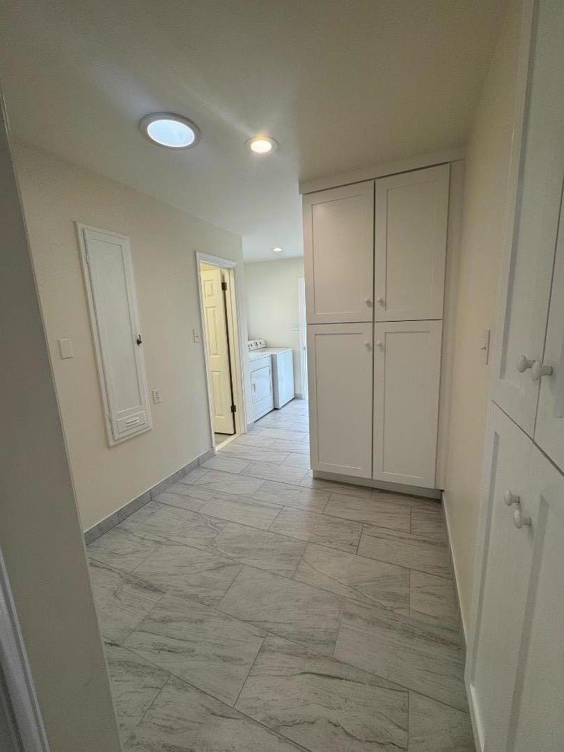 Detail Gallery Image 26 of 34 For 429 Larkin St a,  Monterey,  CA 93940 - 3 Beds | 1/1 Baths