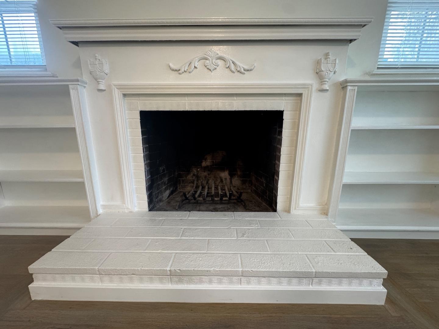 Detail Gallery Image 6 of 34 For 429 Larkin St a,  Monterey,  CA 93940 - 3 Beds | 1/1 Baths