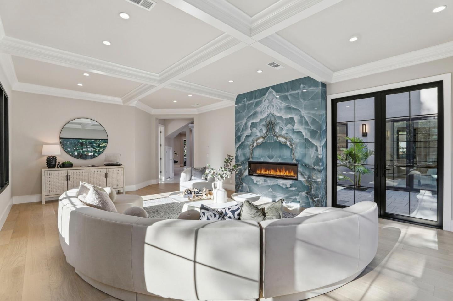 Detail Gallery Image 10 of 57 For 261 Camino Al Lago, Atherton,  CA 94027 - 6 Beds | 6/1 Baths