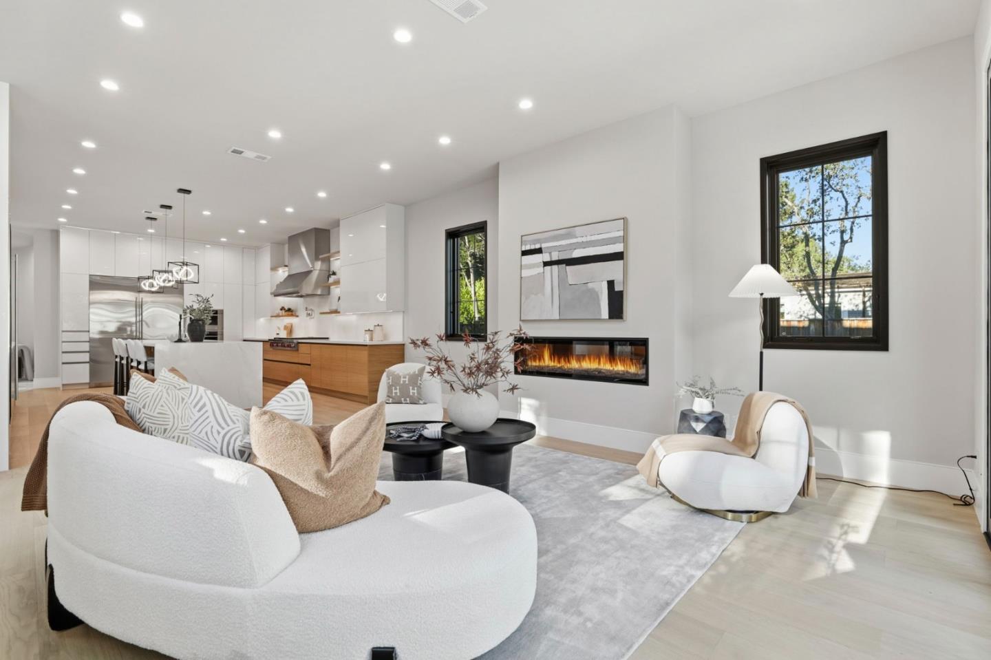 Detail Gallery Image 16 of 57 For 261 Camino Al Lago, Atherton,  CA 94027 - 6 Beds | 6/1 Baths