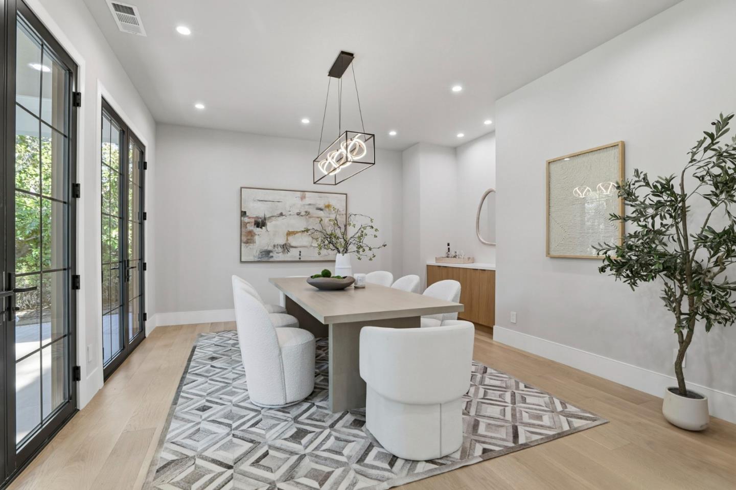 Detail Gallery Image 19 of 57 For 261 Camino Al Lago, Atherton,  CA 94027 - 6 Beds | 6/1 Baths