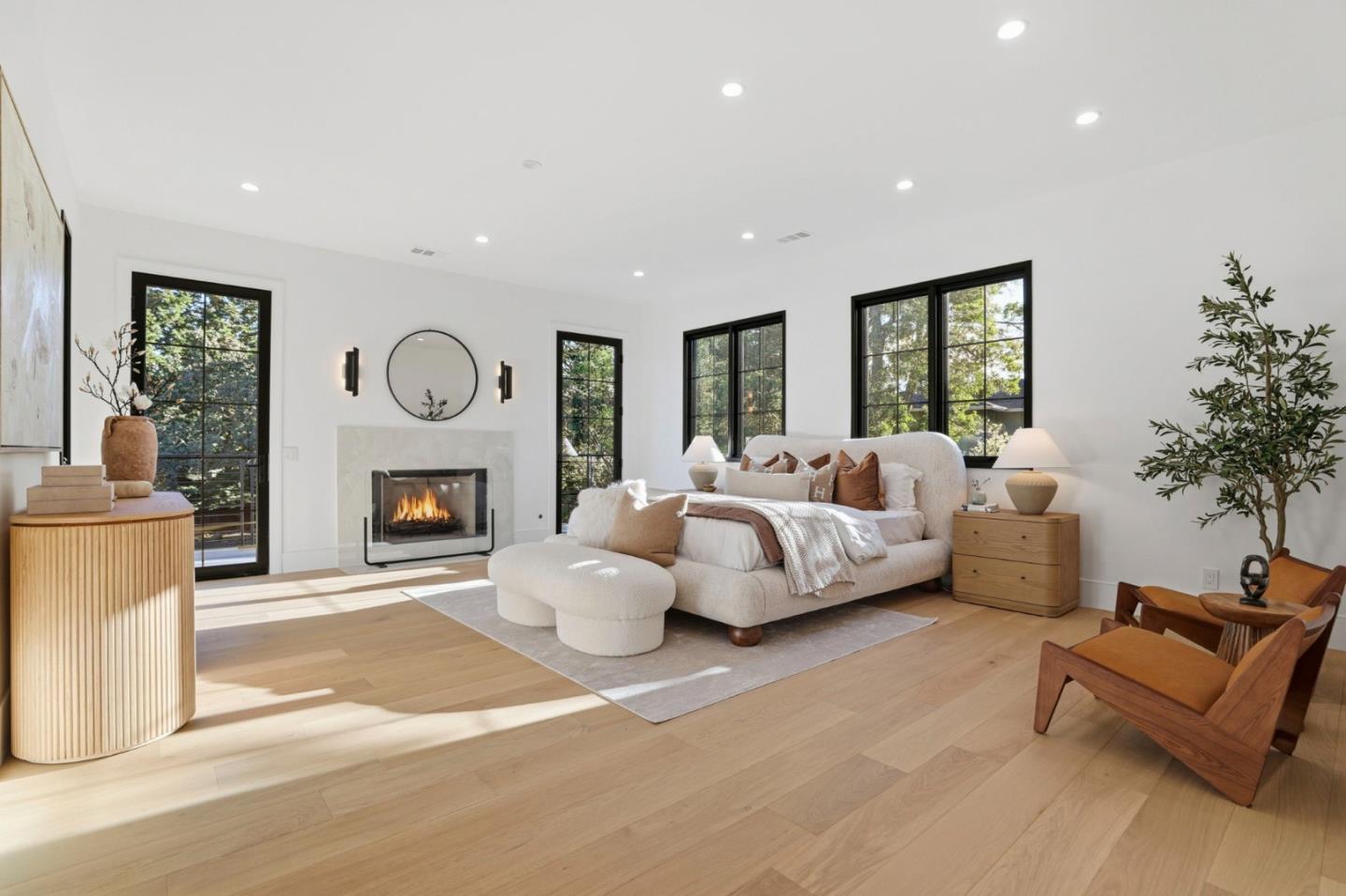 Detail Gallery Image 21 of 57 For 261 Camino Al Lago, Atherton,  CA 94027 - 6 Beds | 6/1 Baths