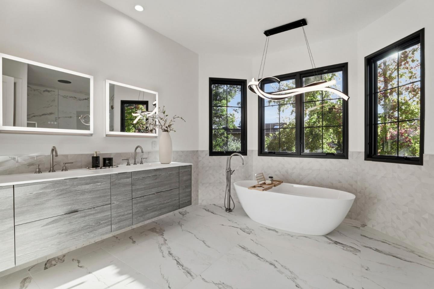 Detail Gallery Image 23 of 57 For 261 Camino Al Lago, Atherton,  CA 94027 - 6 Beds | 6/1 Baths