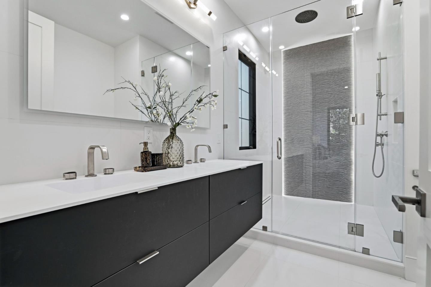 Detail Gallery Image 28 of 57 For 261 Camino Al Lago, Atherton,  CA 94027 - 6 Beds | 6/1 Baths